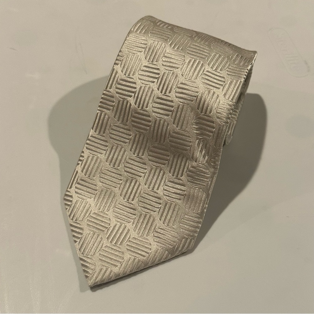Bachrach Textured 100% Silk Tie